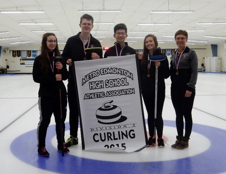 MIXED TEAM - DIVISION 2 CITY CHAMPIONS Angela Giacobbo (lead), Brandon Trinh (second), Taylor Sinclair (third), John Chmilar (Skip)